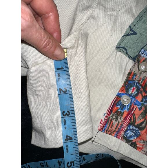 NWT URBAN RENEWAL URBAN OUTFITTERS UPCYCLED KHAKI PATCHWORK SHORTS - Picture 10 of 10